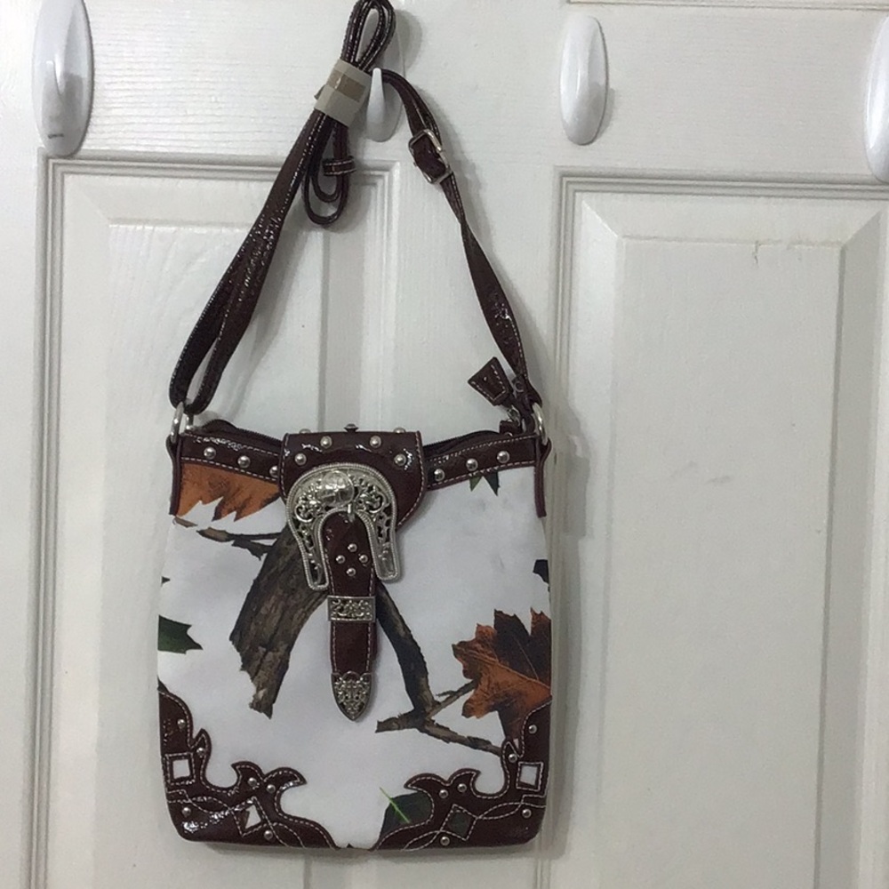Tea Tree Look Crossbody Bag w/ Magnetic Closure, Adjustable Strap, Back Pockets.